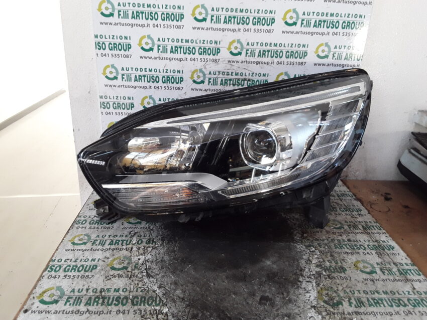 FANALE ANTERIORE SINISTRO RENAULT SCENIC 260601603