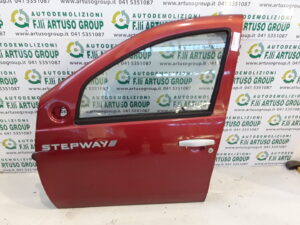 PORTA ANT. SINISTRA DACIA SANDERO ROSSO (07/08>) 2012 COD.6001551297. SPEDIZIONE GRATUITA IN TUTTA ITALIA.