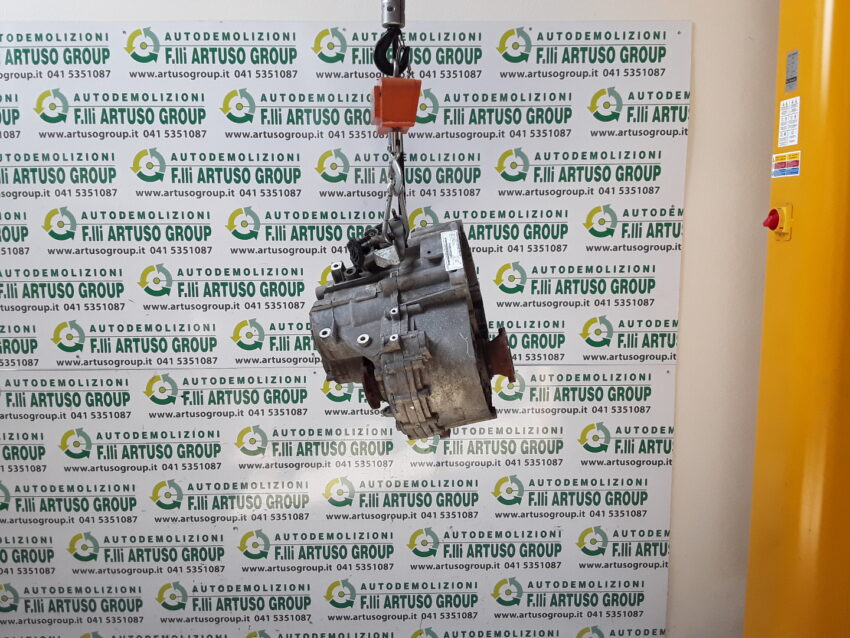 CAMBIO 6MARCE VOLKSWAGEN TOURAN 2.0 TDI 2013 CFH - immagine 3
