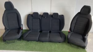 Sedili/Interno anteriori, posteriori e pannelli porta FIAT TIPO 5 porte 2018 km 78.214 Ottime condizioni. Spedizione gratuita in tutta Italia.