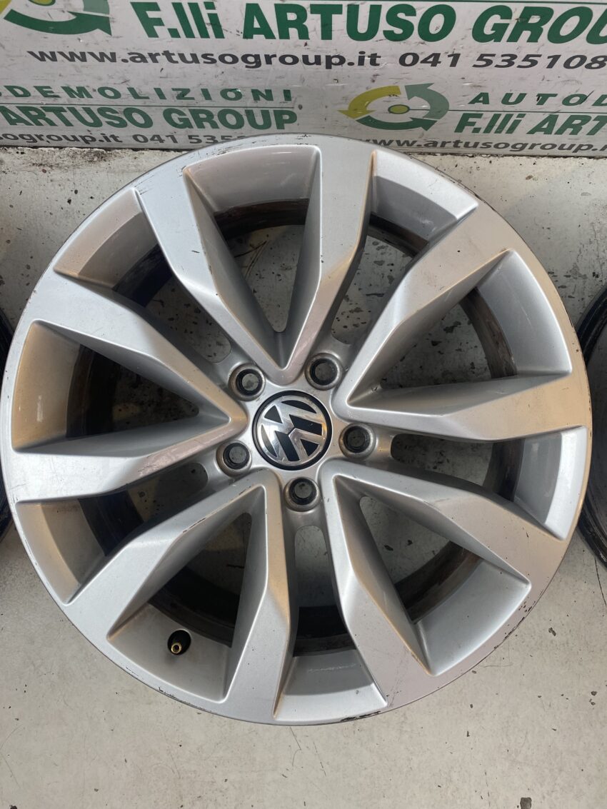 CERCHI IN LEGA ORIGINALI VW NEW BEETLE DA 17 - 7.0JX17H2ET43 - immagine 4