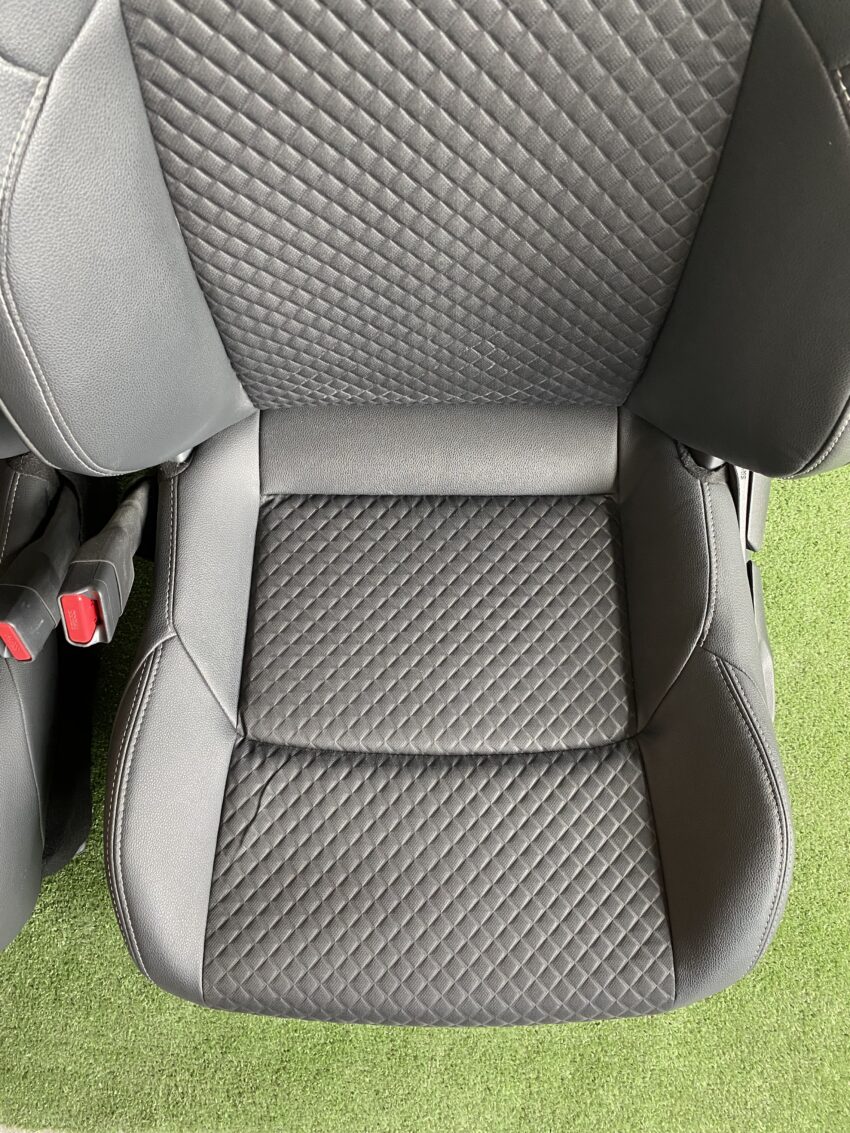 SEDILI/INTERNO IN PELLE E TESSUTO TOYOTA YARIS IBRIDA 2021 KM 24.450 - immagine 5