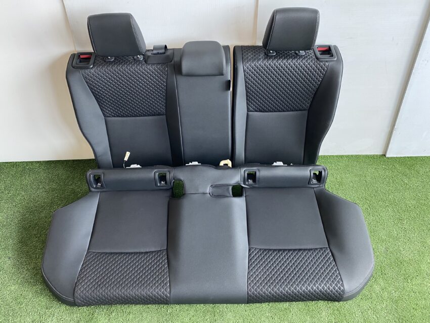 SEDILI/INTERNO IN PELLE E TESSUTO TOYOTA YARIS IBRIDA 2021 KM 24.450 - immagine 9