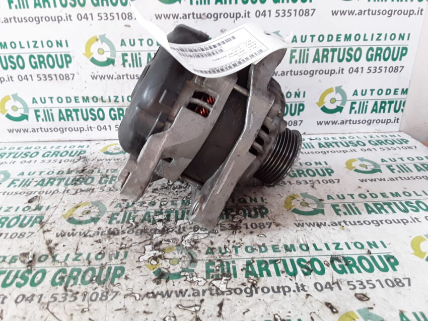 ALTERNATORE TOYOTA YARIS 1.4 D-4D 27060-0N090 anno 2012 KM. 82.597 - immagine 2