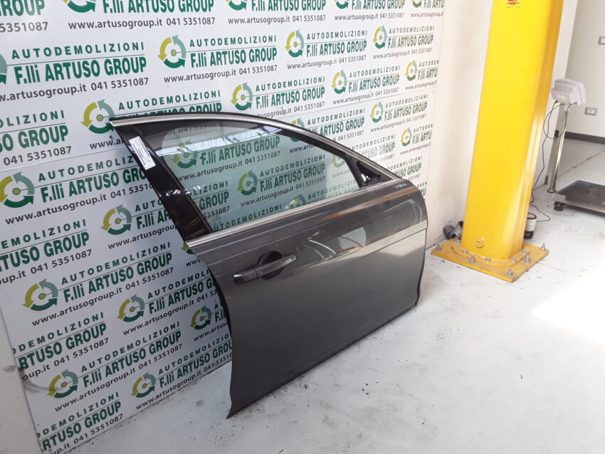 PORTA ANTERIORE DESTRA JAGUAR XF 2A SERIE anno 2015 - immagine 2