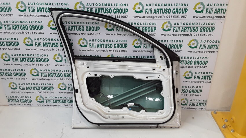 PORTA ANTERIORE SINISTRA VOLVO XC70 anno 2008 - immagine 2