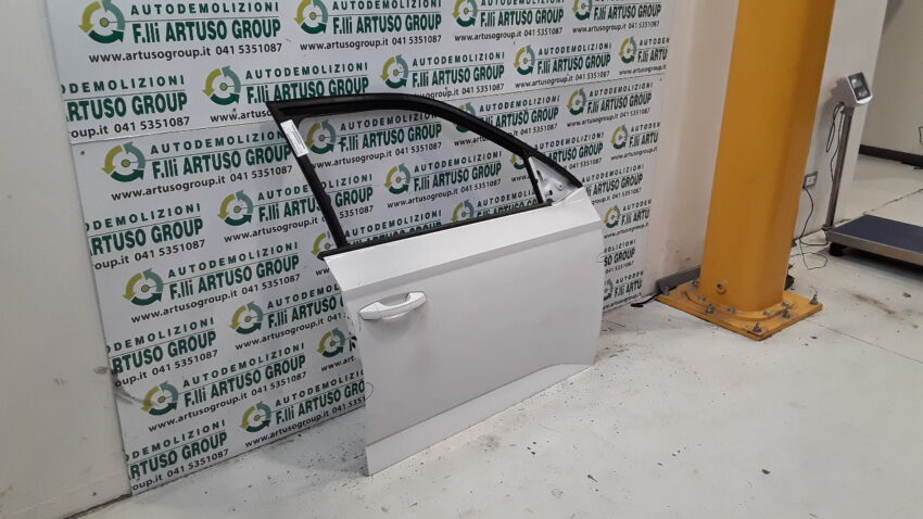 PORTA ANTETRIORE DESTRA SKODA FABIA 2017 6V0831052A - immagine 3