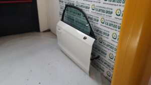 PORTA ANTERIORE DESTRA AUDI A1 3 PORTE anno 2012 - immagine 3