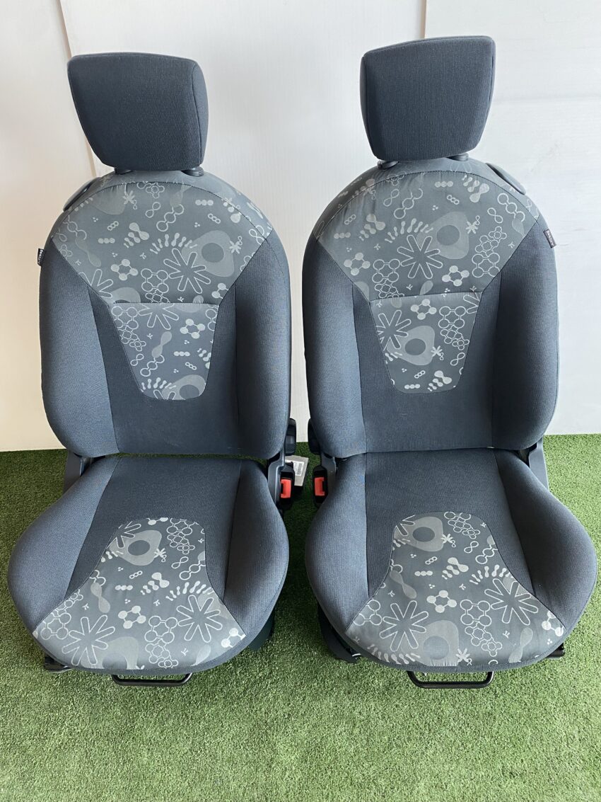 SEDILI/INTERNO FORD KA 2009 ottime condizioni - immagine 2
