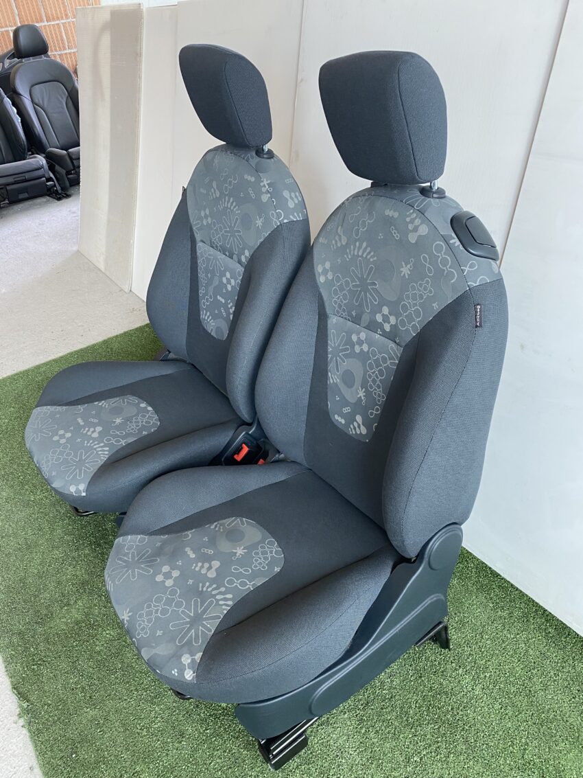 SEDILI/INTERNO FORD KA 2009 ottime condizioni - immagine 7
