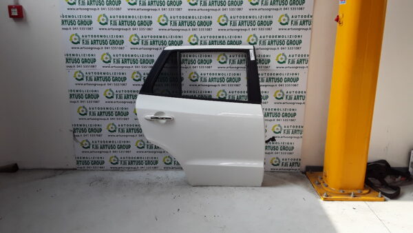 PORTA POSTERIORE DESTRA HYUNDAI SANTAFE 2011 COD.770042B020 COLORE BIANCO. SPEDIZIONE GRATUITA IN TUTTA  ITALIA.