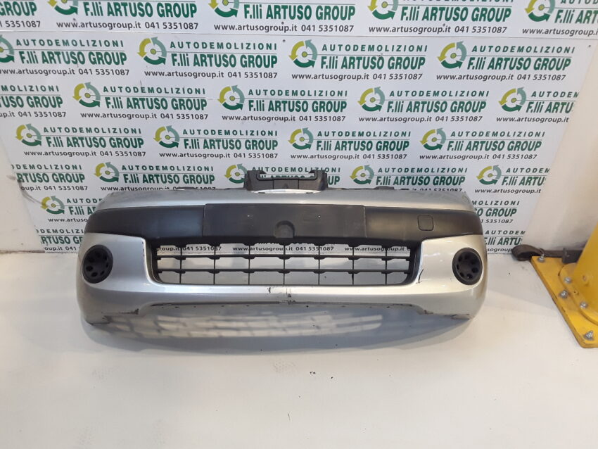 PARAURTI ANTERIORE NISSAN NOTE anno 2007