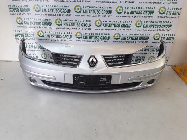 PARAURTI ANTERIORE RENAULT LAGUNA 3A SERIE anno 2007