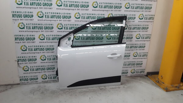 PORTA ANTERIORE SINISTRA DACIA JOGGER 2023 COLORE BIANCO ANNO 01.12.2023. SPEDIZIONE GRATUITA IN TUTTA ITALIA.