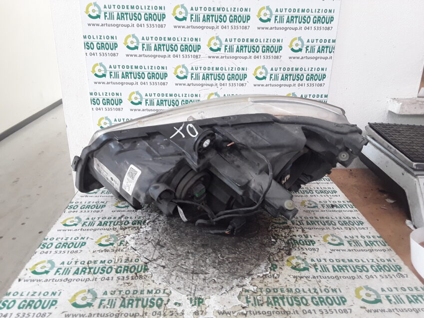 FANALE ANTERIORE DESTRO LANCIA VOYAGER K05113340AG anno 2012 - immagine 2