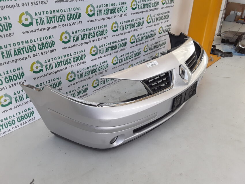 PARAURTI ANTERIORE RENAULT LAGUNA 3A SERIE anno 2007 - immagine 2