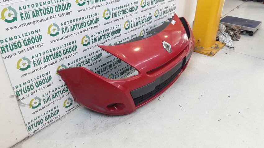 PARAURTI ANTERIORE RENAULT CLIO 3A SERIE anno 2010 - immagine 2