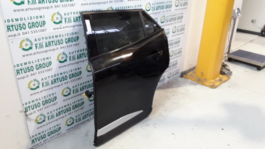 PORTA POSTERIORE SINISTRA PEUGEOT 2008 anno 2022 9831048660 - immagine 3