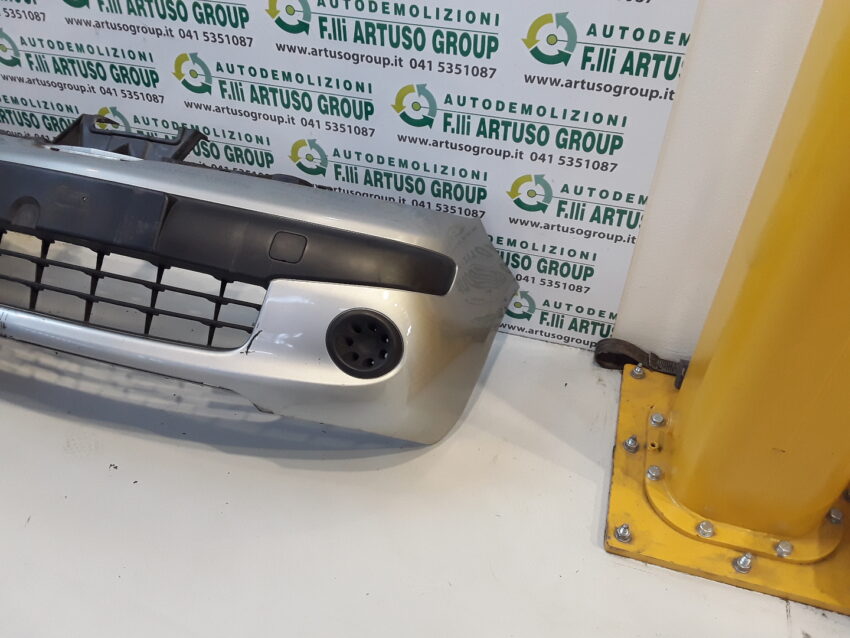 PARAURTI ANTERIORE NISSAN NOTE anno 2007 - immagine 3