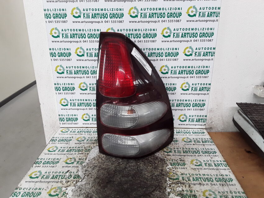 FANALE POSTERIORE DESTRO TOYOTA LAND CRUISER 2003 8156160700