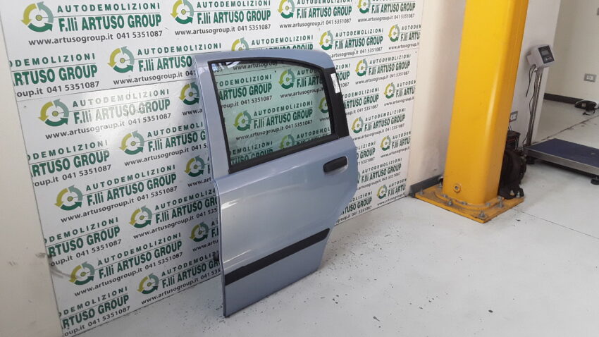 PORTA POSTERIORE SINISTRA FIAT PANDA 1.3 MJT 2010 46826583 AZZURRO LAGOON - immagine 3
