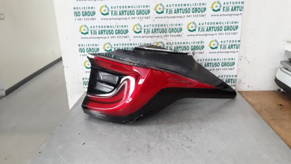FANALE POSTERIORE DESTRO LED TOYOTA YARIS HYBRID 2021 81551K0040
