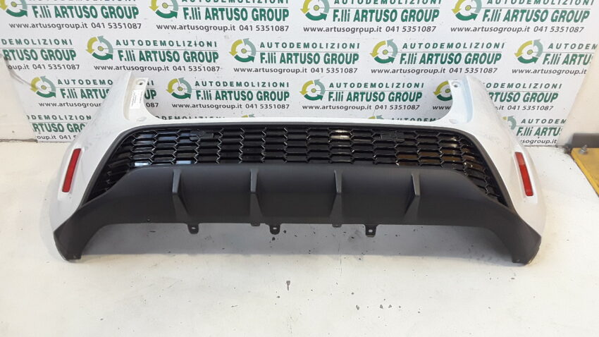 PARAURTI POSTERIORE TOYOTA YARIS CROSS 2023 CON SENSORI DI PARCHEGGIO - immagine 2