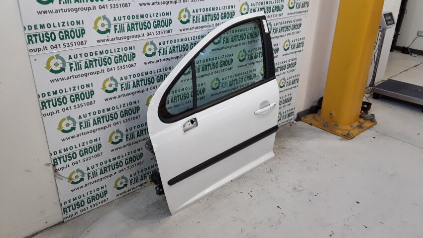 PORTA ANTERIORE SINISTRA PEUGEOT 207 BIANCO 2009 - immagine 2