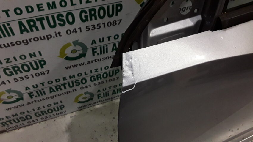 PORTA ANTERIORE SINISTRA PEUGEOT 2008 GRIGIO KCA - immagine 3