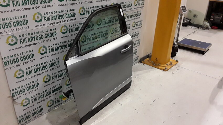 PORTA ANTERIORE SINISTRA PEUGEOT 2008 GRIGIO KCA - immagine 4