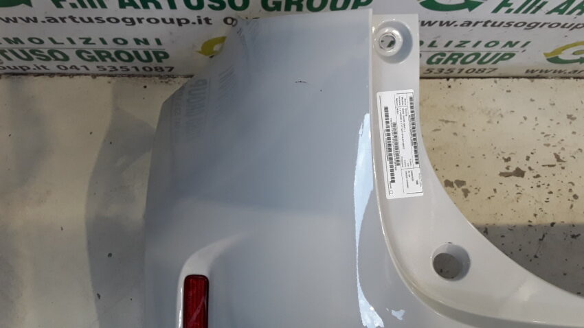 PARAURTI POSTERIORE TOYOTA YARIS CROSS 2023 CON SENSORI DI PARCHEGGIO - immagine 6