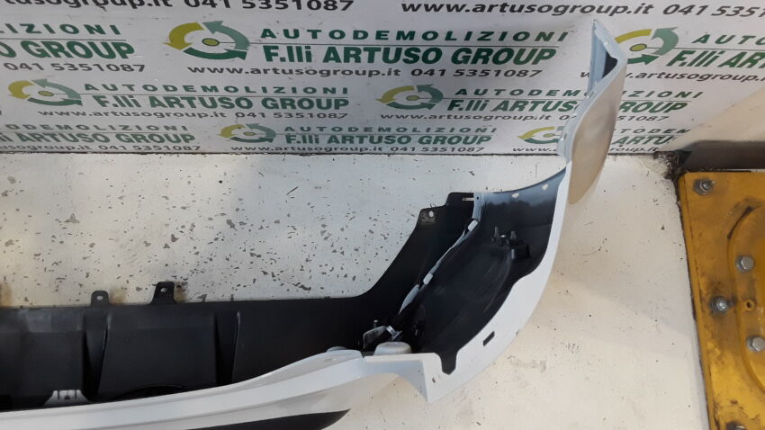 PARAURTI POSTERIORE TOYOTA YARIS CROSS 2023 CON SENSORI DI PARCHEGGIO - immagine 10