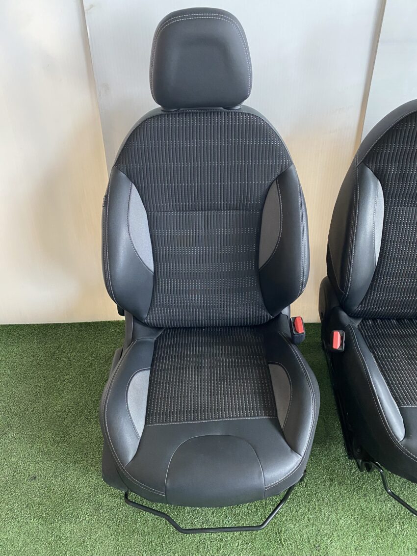 SEDILI/INTERNO PEUGEOT 2008 anno 2017 Km 80.700 - immagine 3