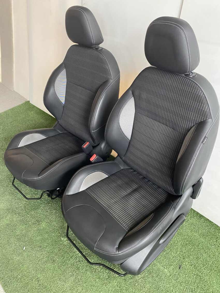 SEDILI/INTERNO PEUGEOT 2008 anno 2017 Km 80.700 - immagine 6