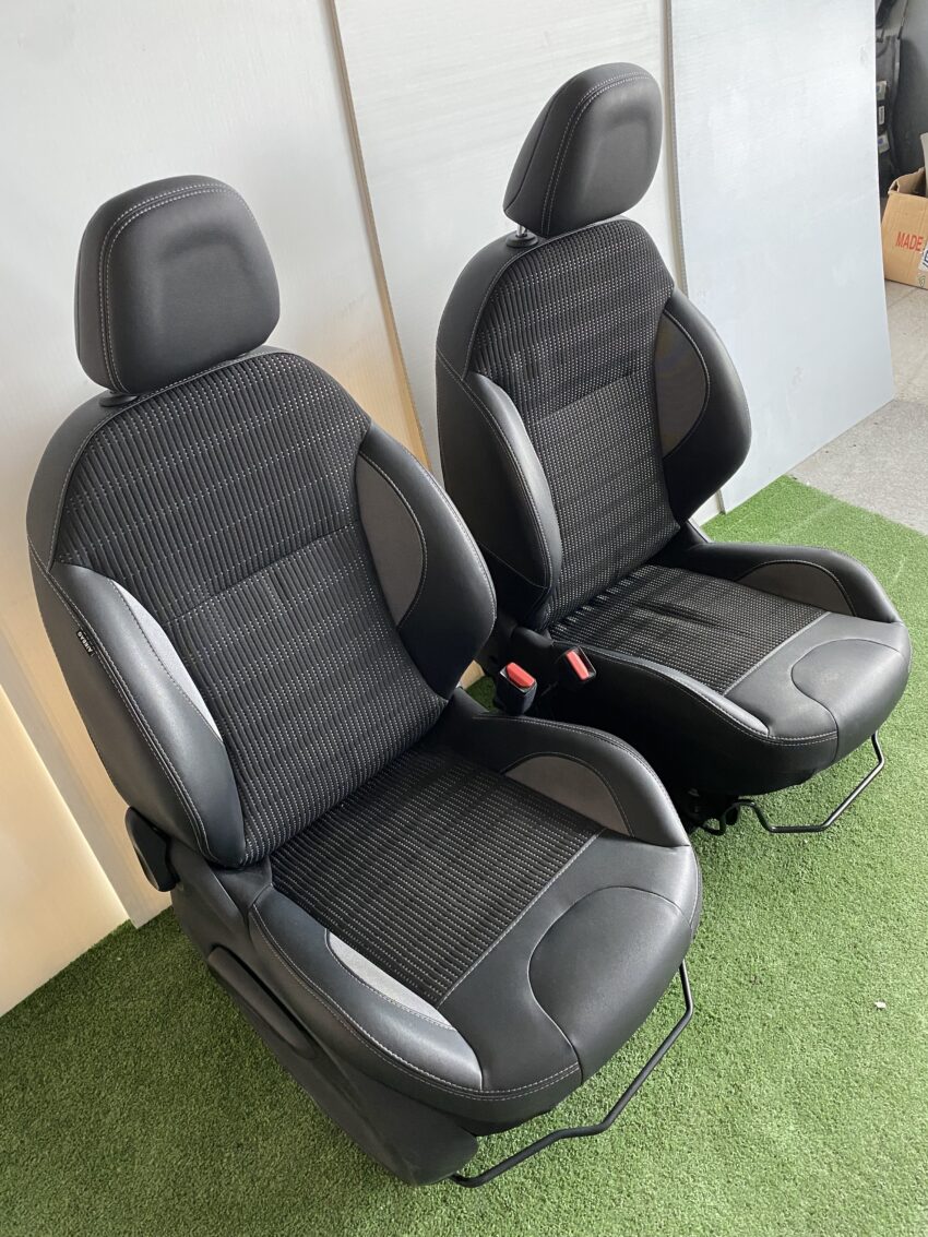 SEDILI/INTERNO PEUGEOT 2008 anno 2017 Km 80.700 - immagine 8
