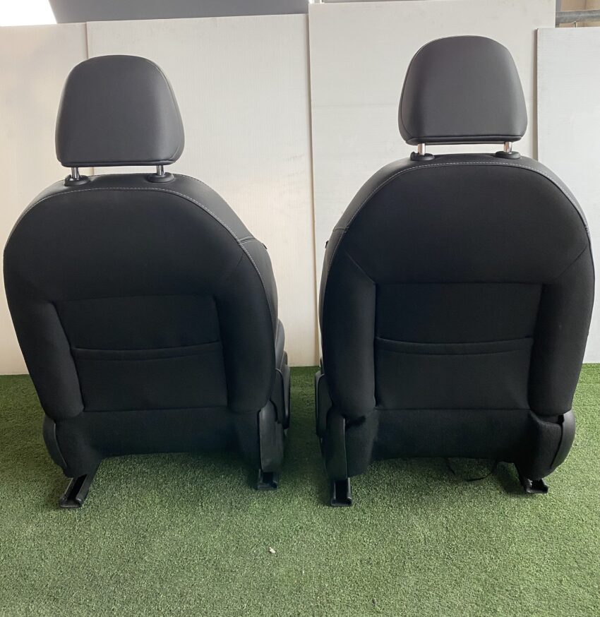 SEDILI/INTERNO PEUGEOT 2008 anno 2017 Km 80.700 - immagine 9