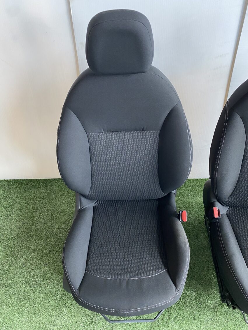 SEDILI ANTERIORI PEUGEOT 208 2017 km 60.534 - immagine 2