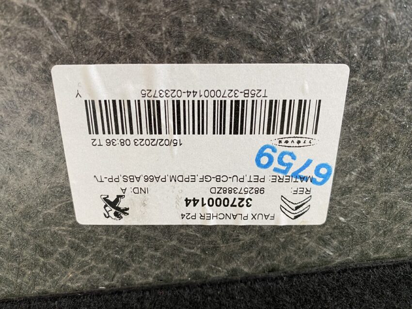 MENSOLA PANNELLO RIVESTIMENTO PIANALE POSTERIORE PEUGEOT 2008 327000144 - immagine 3